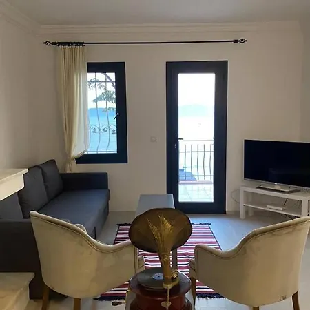 Mavi Kapi Apart Kas